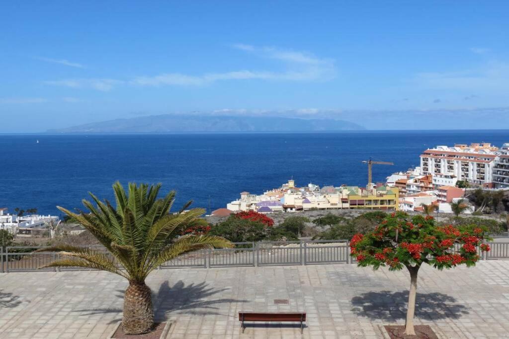 Luxury House With 3 Bedrooms, Sea Wiew And Swimming Pool In A Quiet Residence Пуерто де Сантяго Екстериор снимка