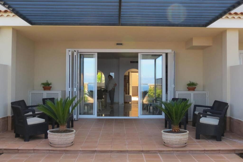 Luxury House With 3 Bedrooms, Sea Wiew And Swimming Pool In A Quiet Residence Пуерто де Сантяго Екстериор снимка